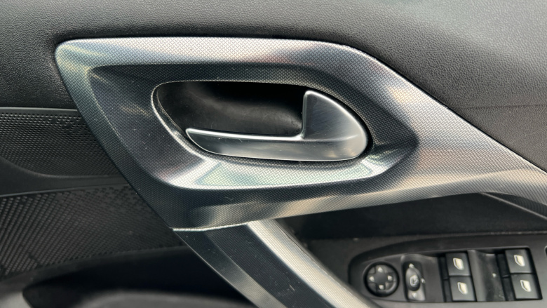 Peugeot 2008 1.2 PureTech 110 Allure 5dr Petrol Estate